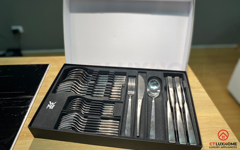 Bộ dao thìa dĩa WMF Corvo 30 món được thiết kế với tỷ lệ và chiều dài hiện đại